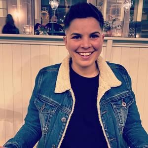 Meet your Posher, Adele